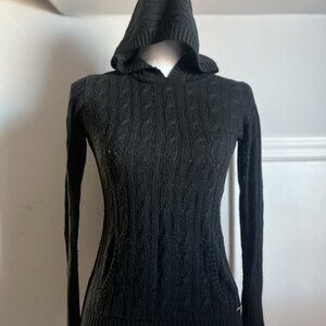 GUESS Black Cable-Knit Hooded Sweater with Kangaroo Pocket, Size M, Ribbed Hem